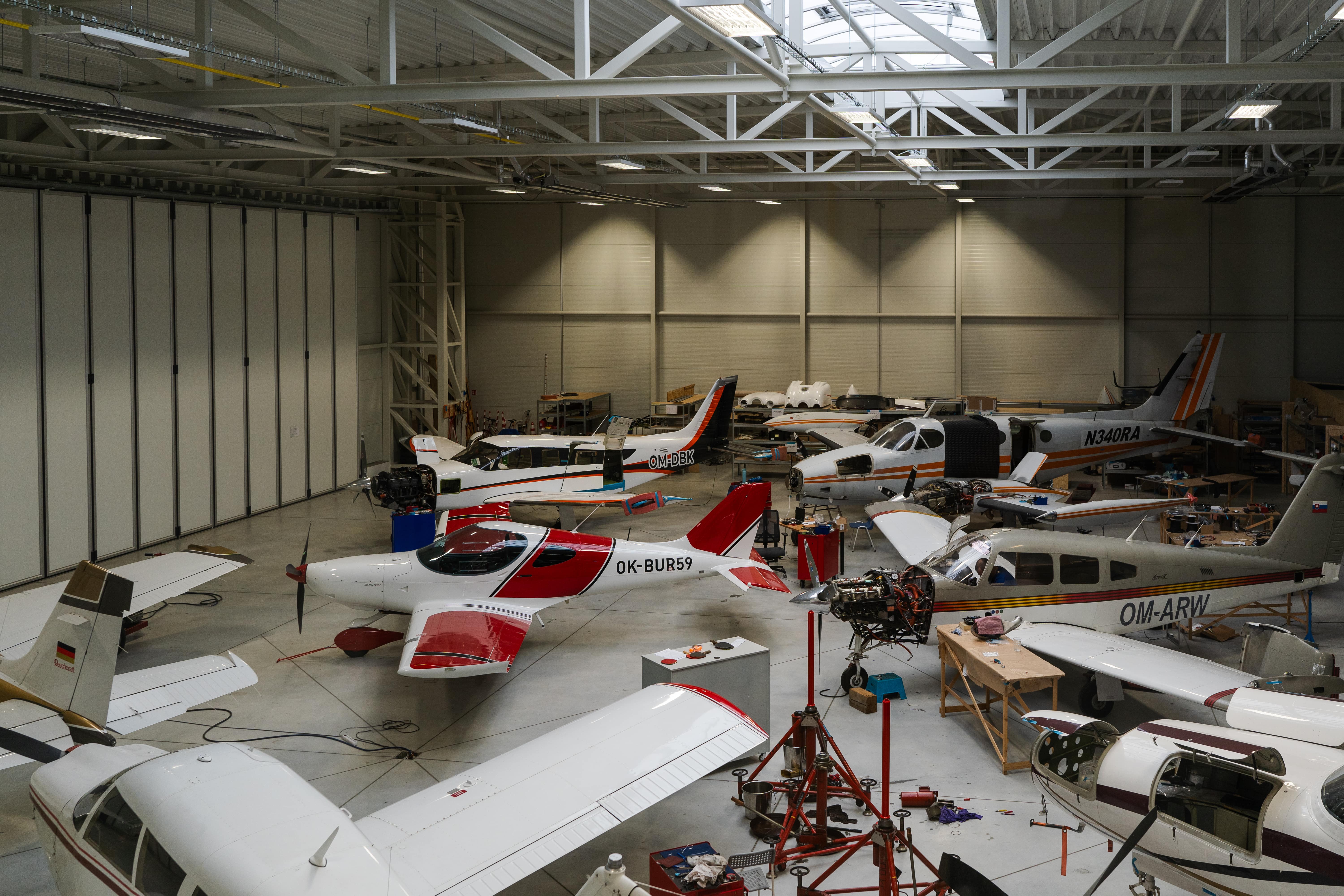 hangar random-4 (1)-min